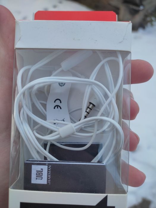 Вакуумні бездротові навушники JBL C50 HI White