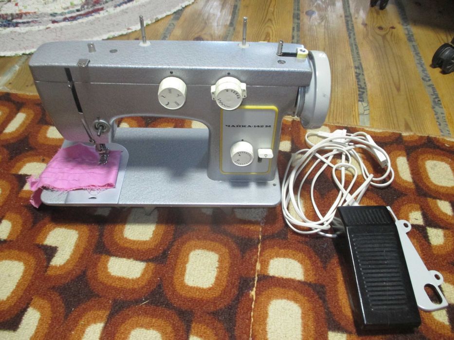 Торг! Швейная машинка СССР Чайка 142-М