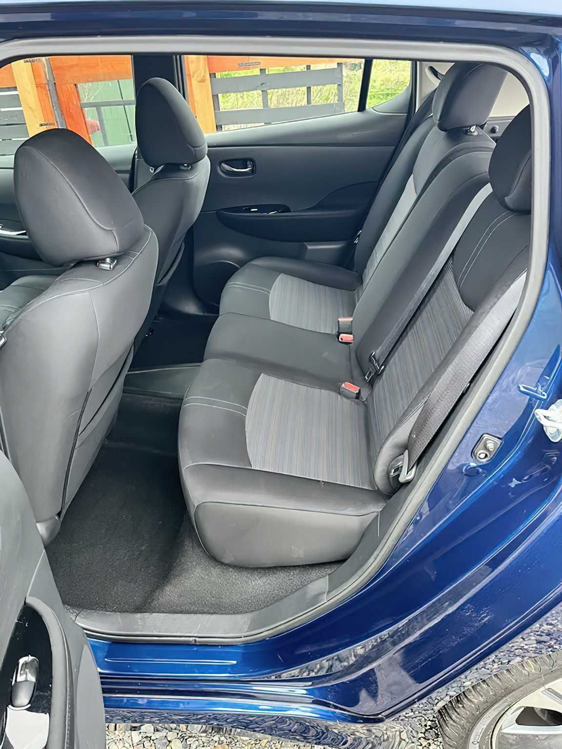 Nissan Leaf SV 2018