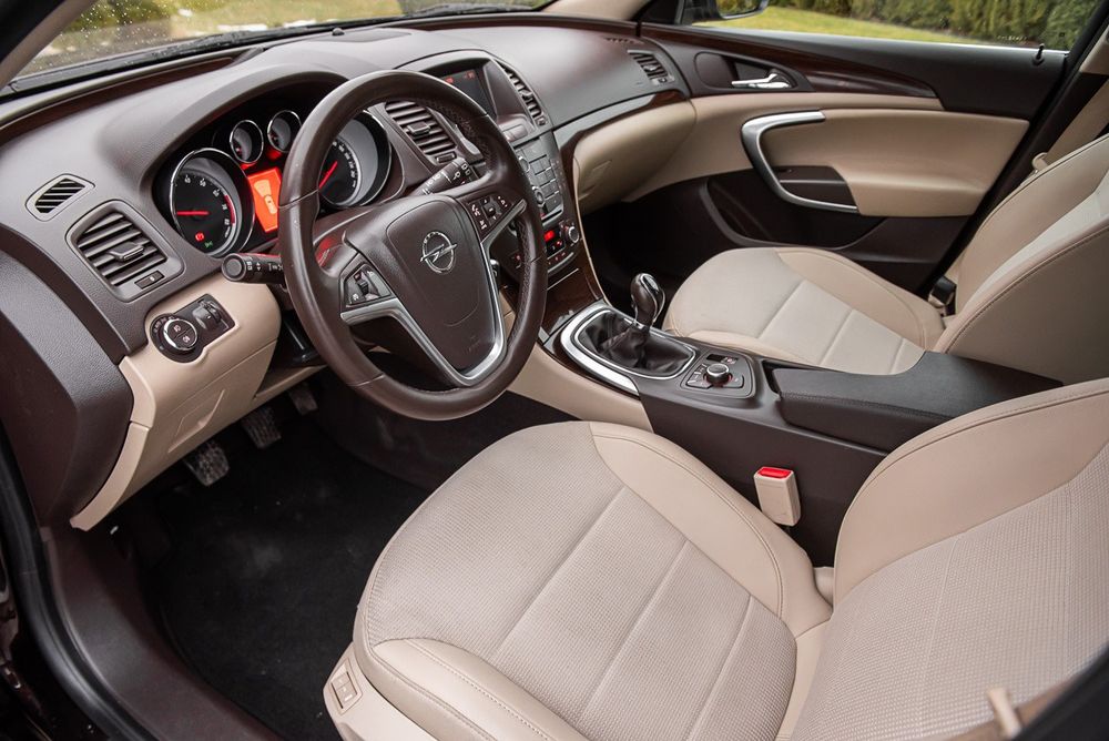 ~Opel~Insignia~Cosmo~1.4 Turbo~BI-Xenon~Ledy~Pół Skóry~Navi~Parktronik