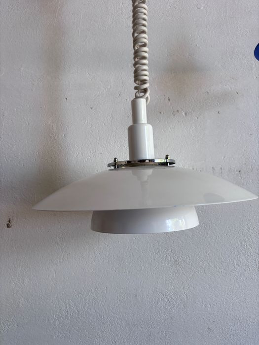 biała lampa wisząca space Age reto prl
