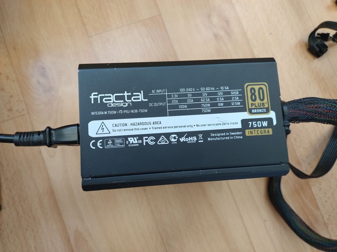 Блок живлення Fractal design 750w integra m
