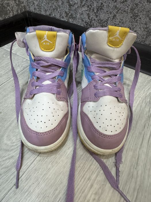 Кросівки на дівчинку , розмір 33