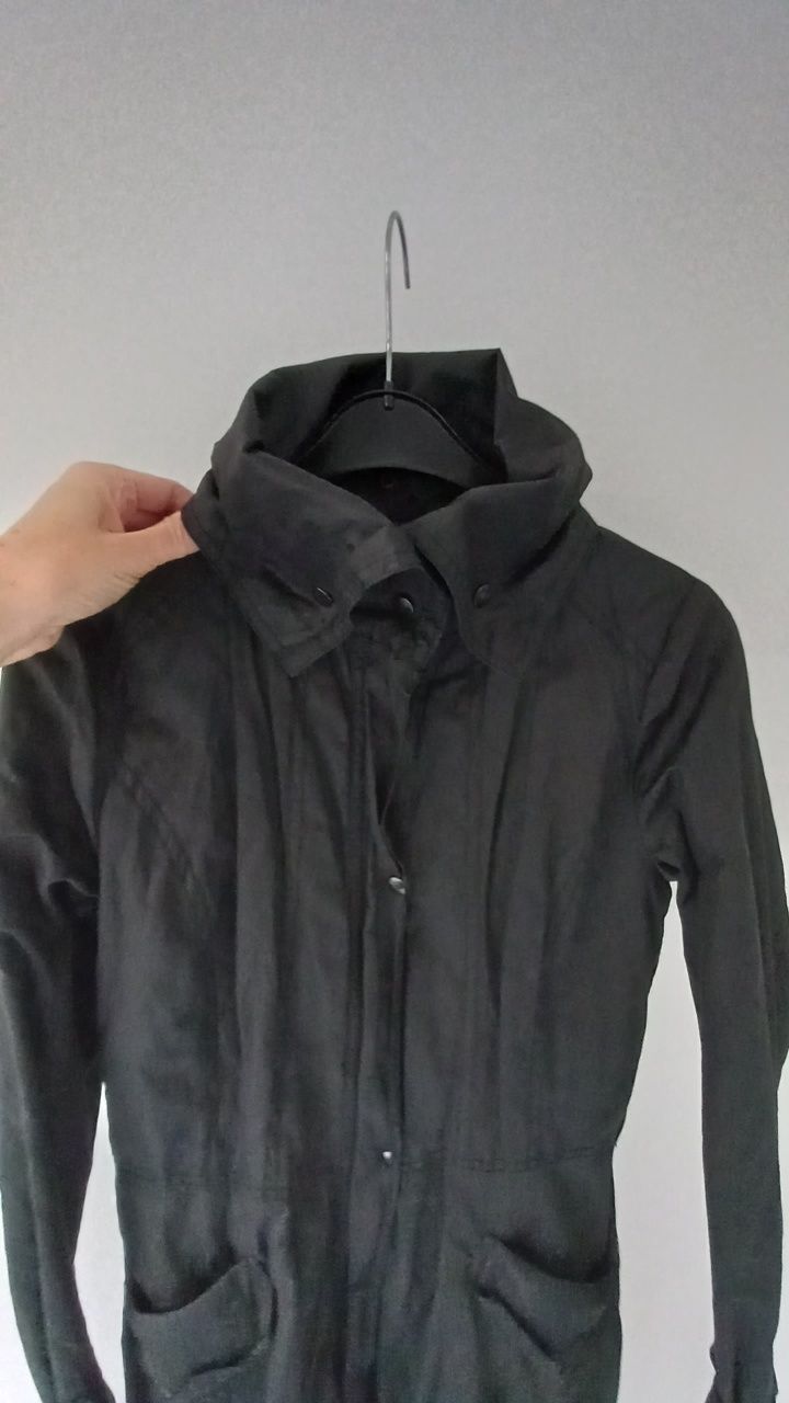 Czarny przeciwdeszczowy płaszcz Solar 34