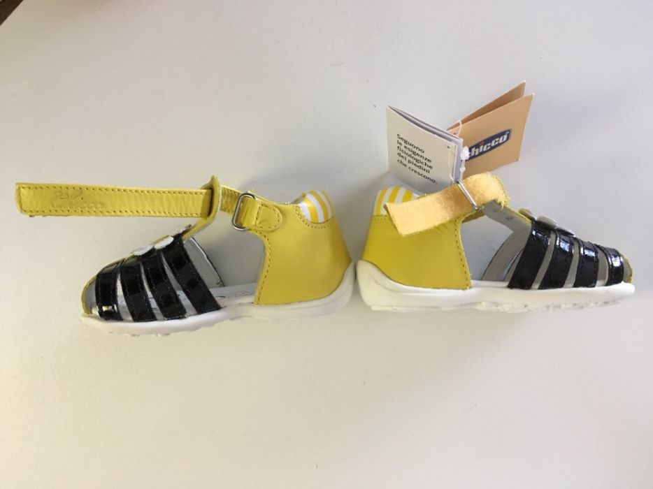 Sandálias bebe Chicco 19