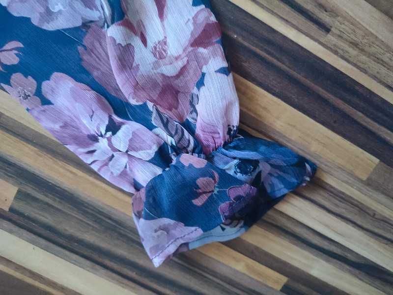 Śliczna kwiatowa i zwiewna sukienka Mohito, 38