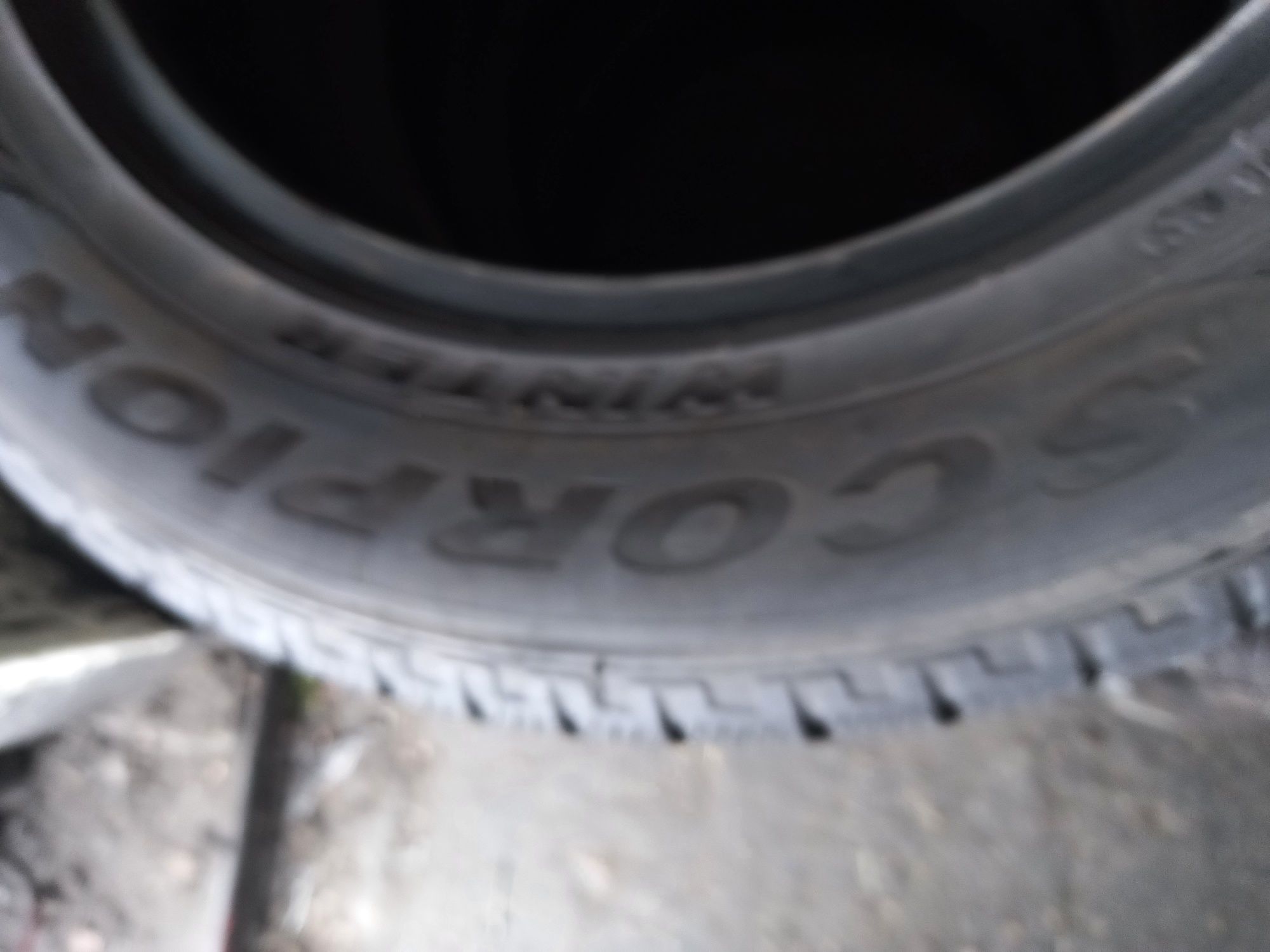 Opony używane 215/65/17 pirelli 4x6 mm 2020 rok prod