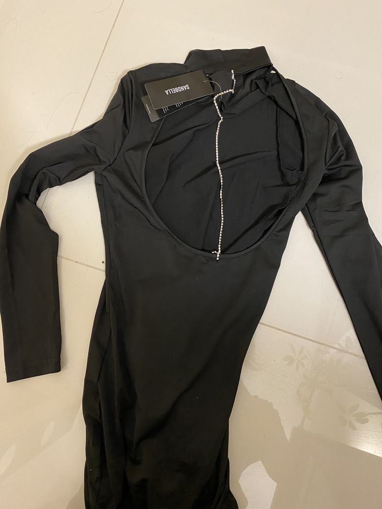 Sukienka czarna elegancka nowa