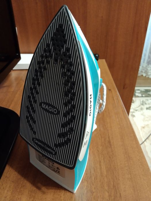 Терміново!  Продам   Праску  марки МAGIO з керамічним покриттям