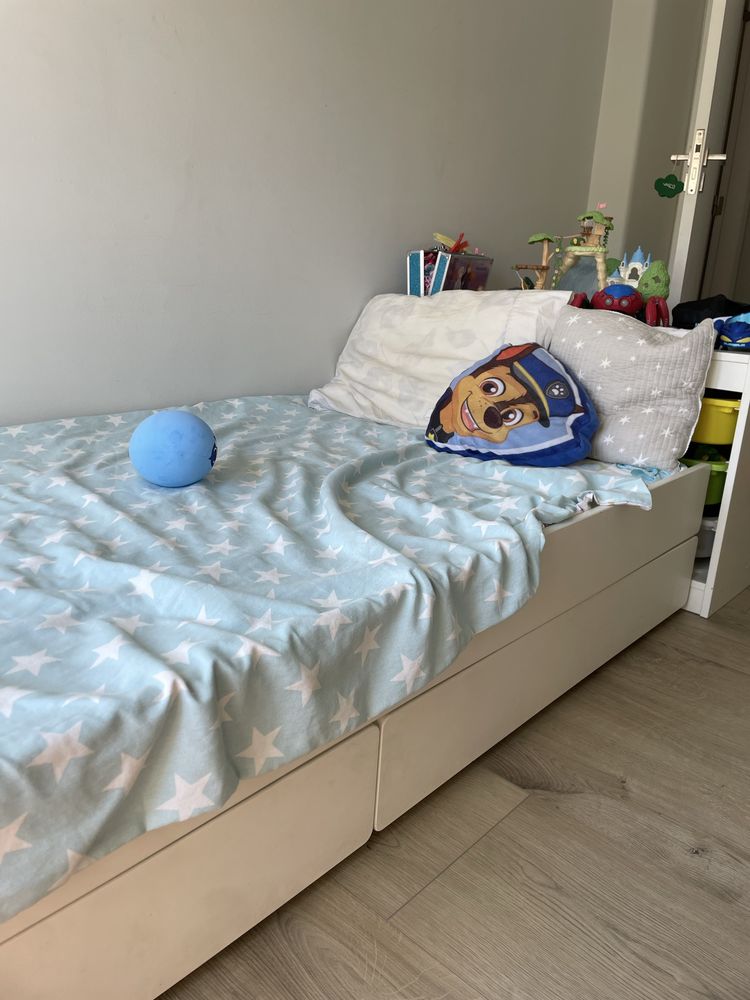 Quarto Completo com Camas e Armarios
