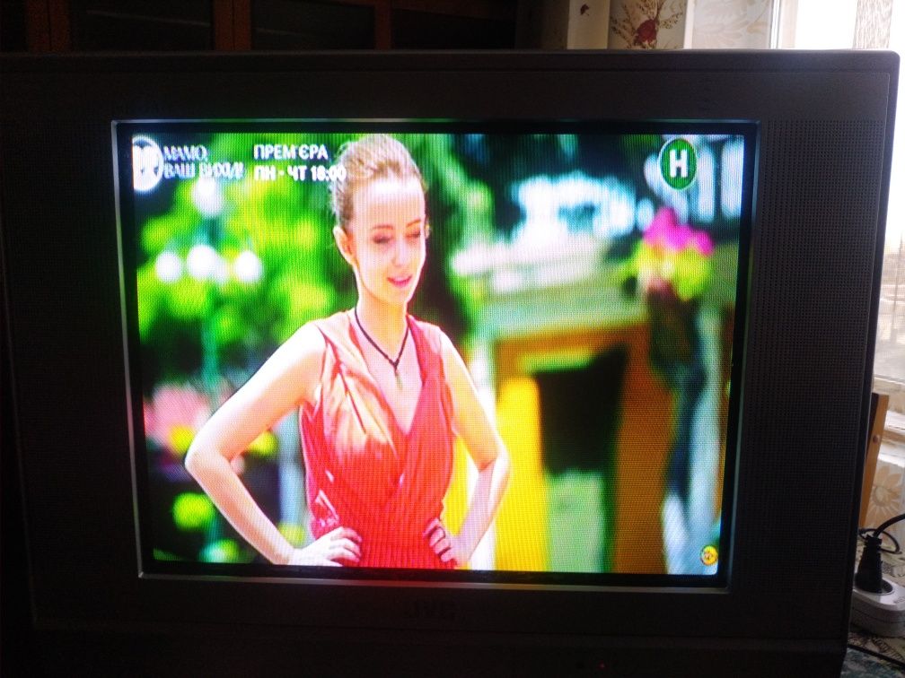 Тв JVC плоский экран.