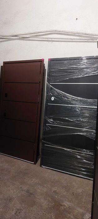Вуличні вхідні двері в будинок входные броне  двери в дом уличные