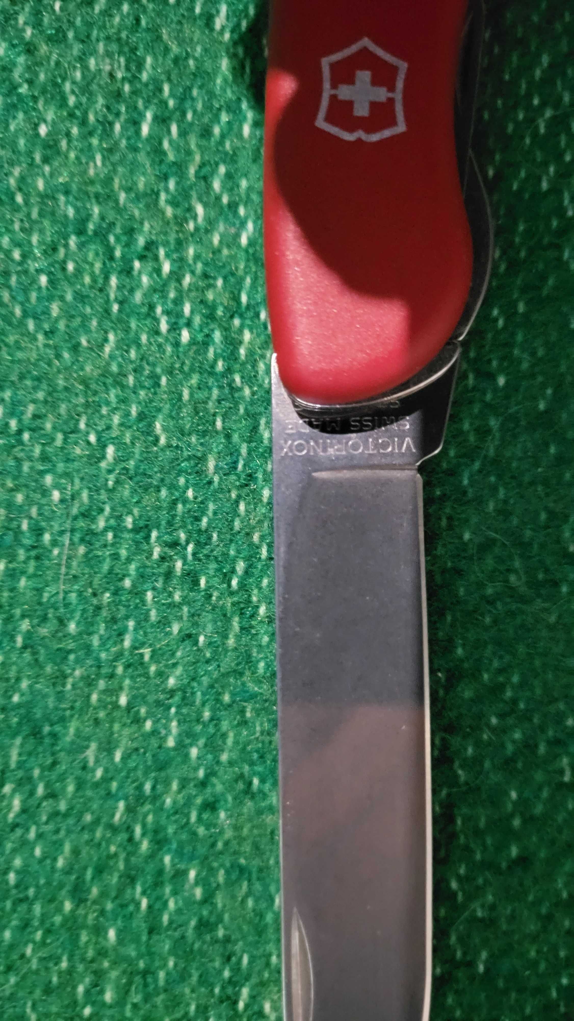 Nóż Scyzoryk Victorinox Forester 0.8363 Czerwony 12W1