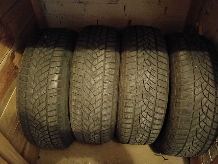 Opony zimowe 215/65 R16 + kołpaki gratis