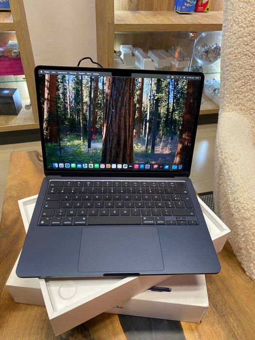 Ноутбук Apple MacBook Air 13“ M3 8/256GB Midnight (MRXV3) 2024