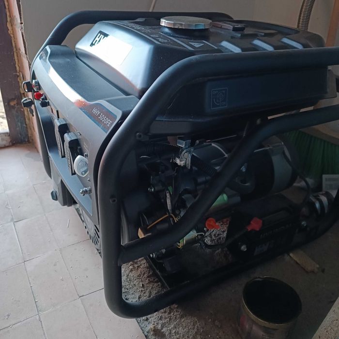 Продам бензиновий генератор  Hyundai HHY 3050FE