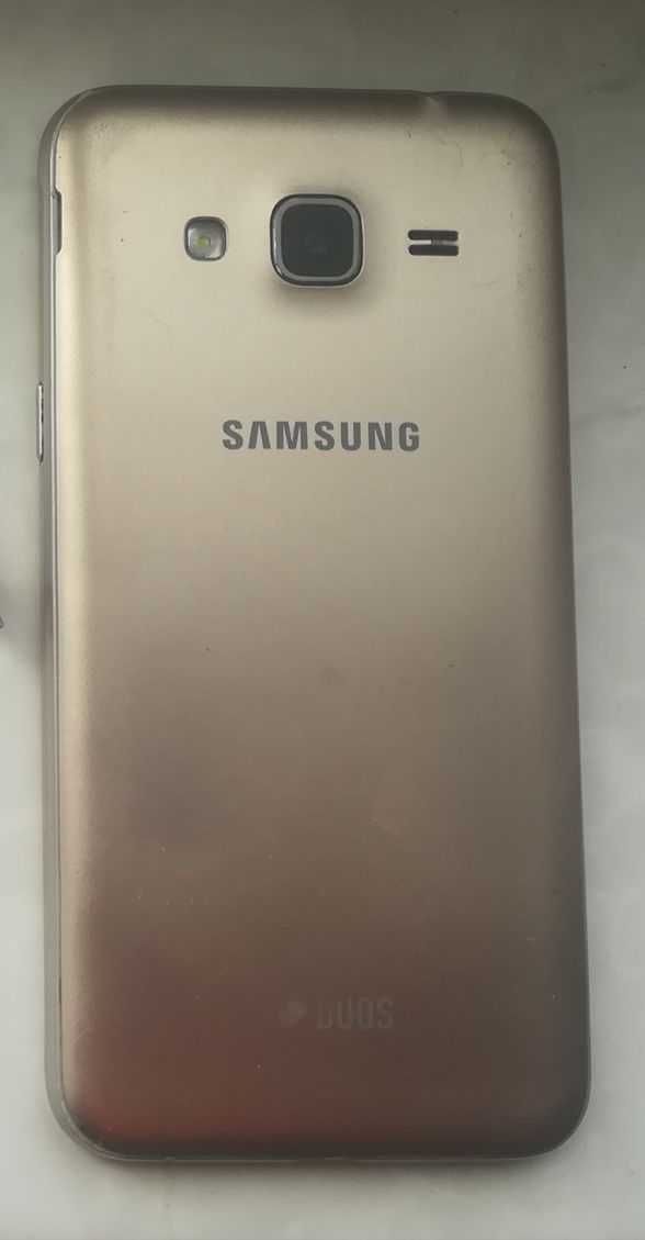 Продам смартфон Samsung Galaxy J3 (2016) Duos (Gold)