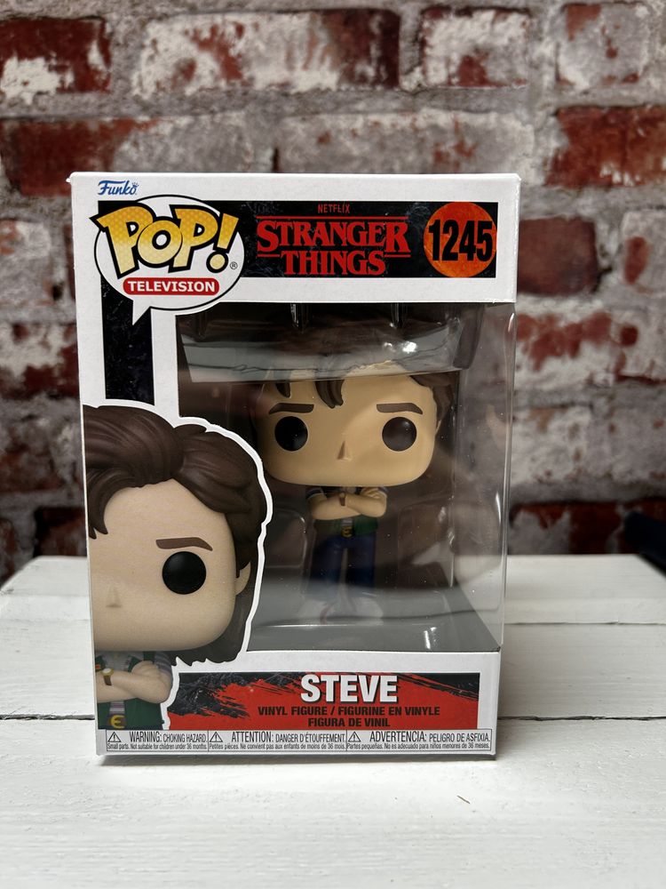 Funko Pop Netflix Stranger Things Steve 1245 + Pocket Pop Keychain