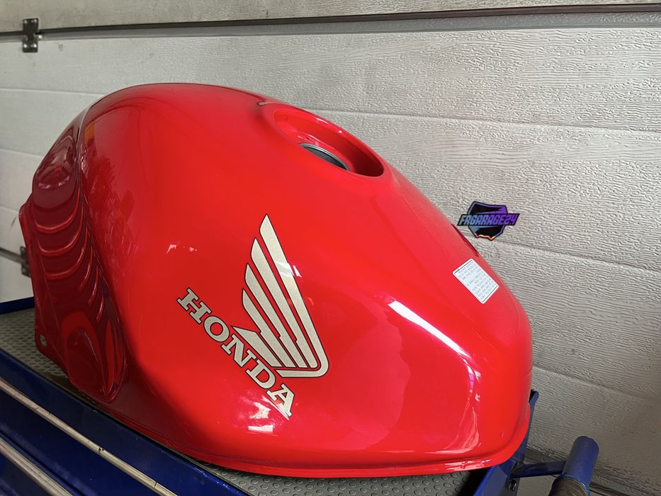 Zbiornik paliwa bak  honda vfr 750  rc 36
