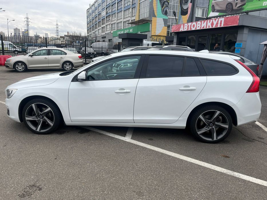 Volvo V60 (facelift) 2.0 дизель 2016 із Нідерландів