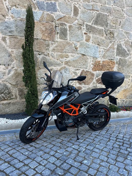 KTM Duke 125 - Ano 2023