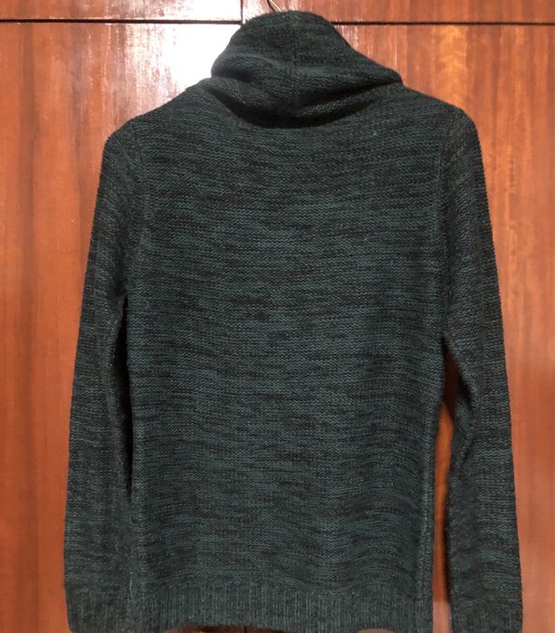 Camisola com gola e atilho, tom esverdeado