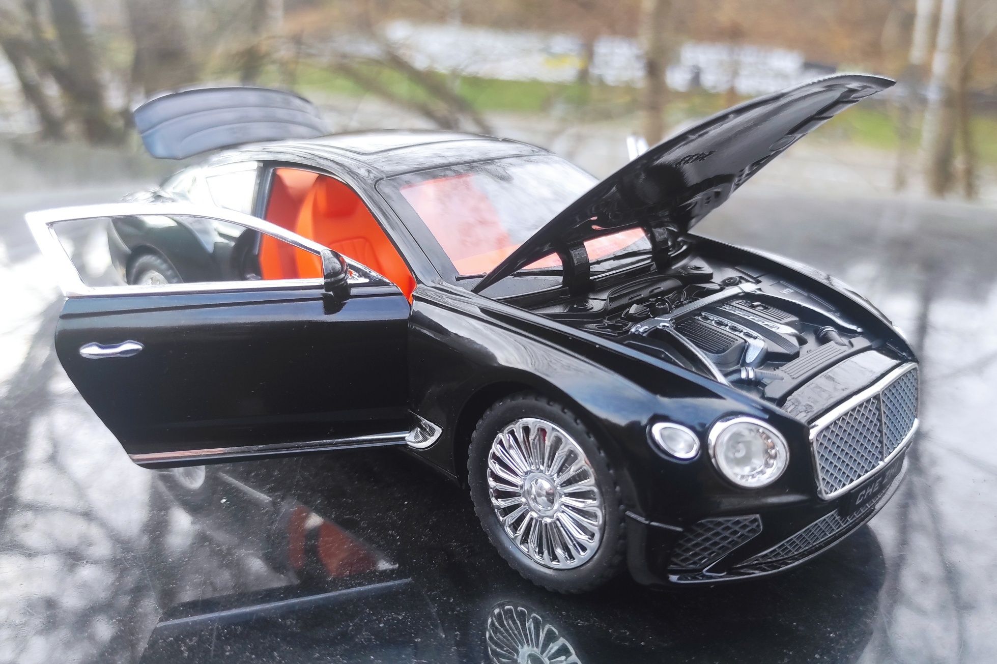 Модель 1/24 Bentley Continental GT