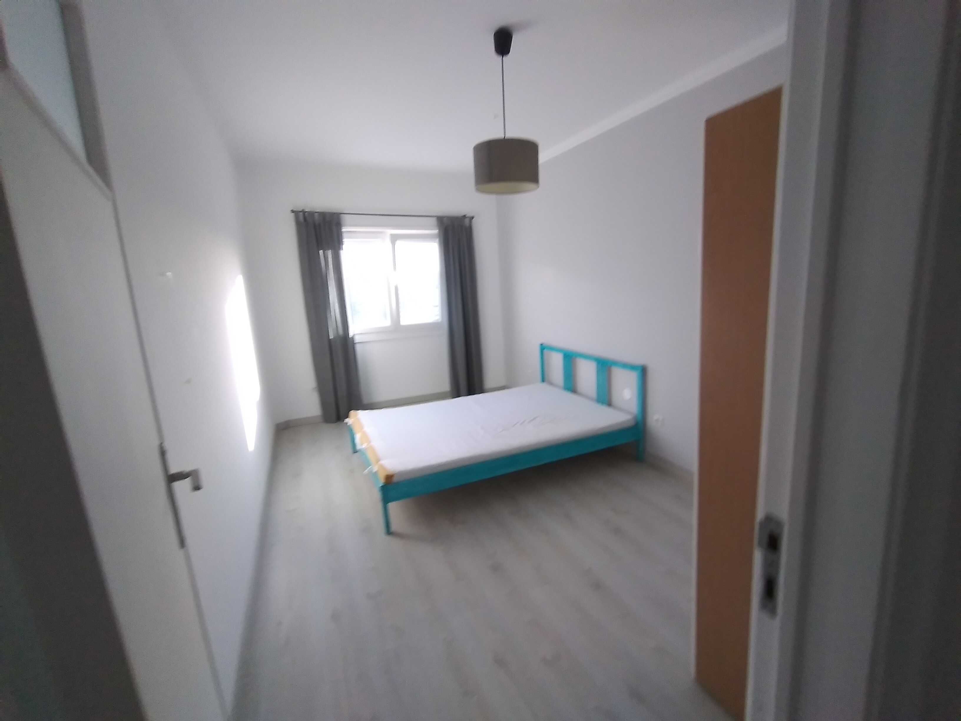 Rent / Arrendo apartamento com 2 quartos na Pontinha próximo do metro