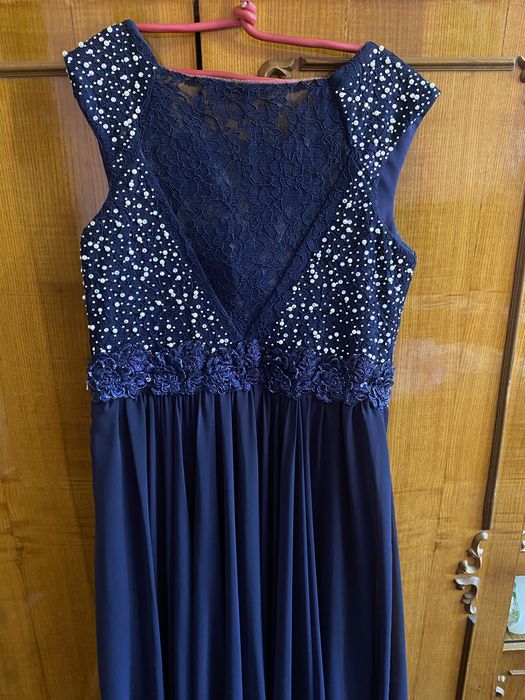 Вечірнє плаття в продажі