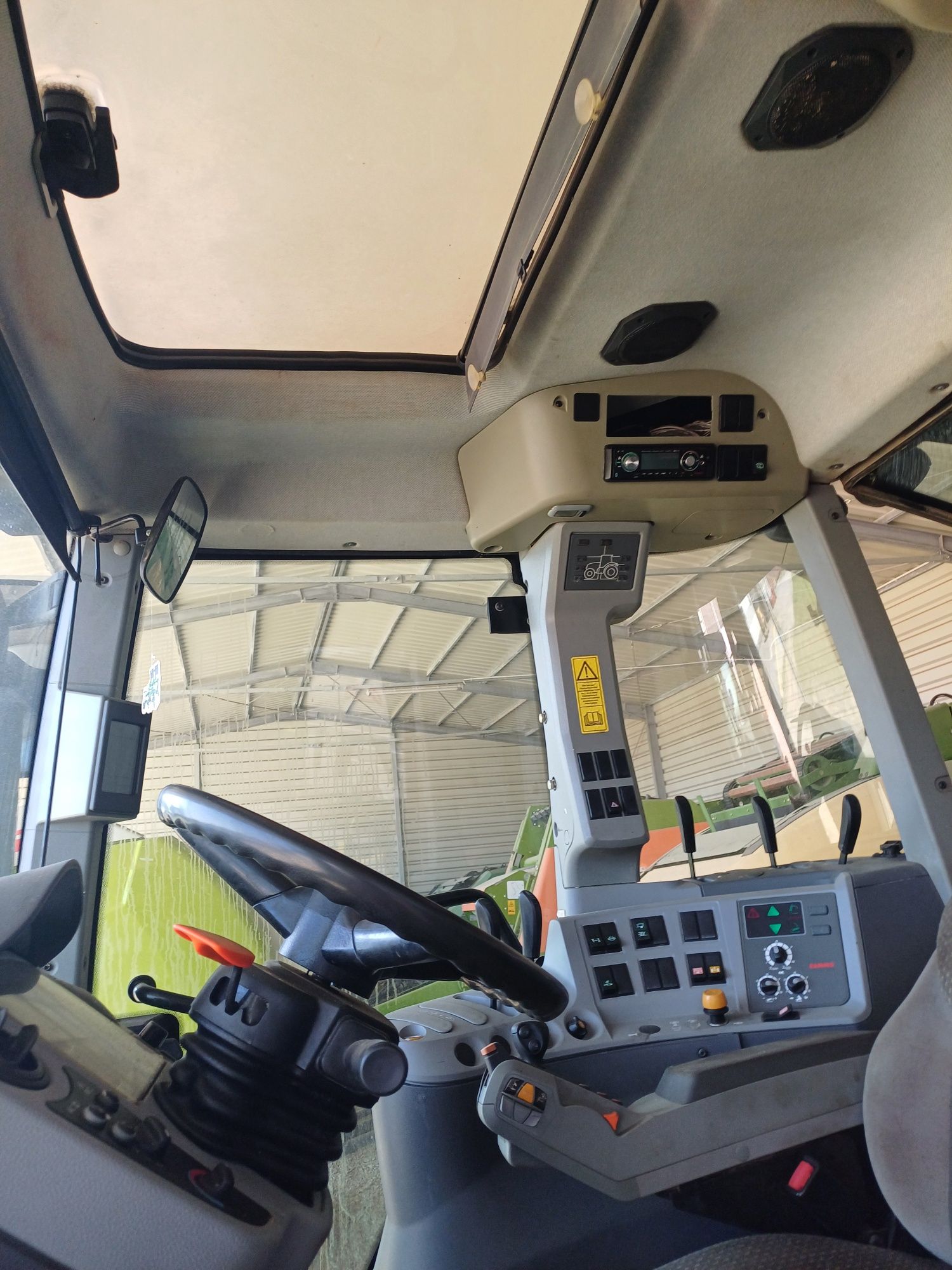 Claas Arion 510 /2012 rok/ ładnie wyposażony miekka OŚ