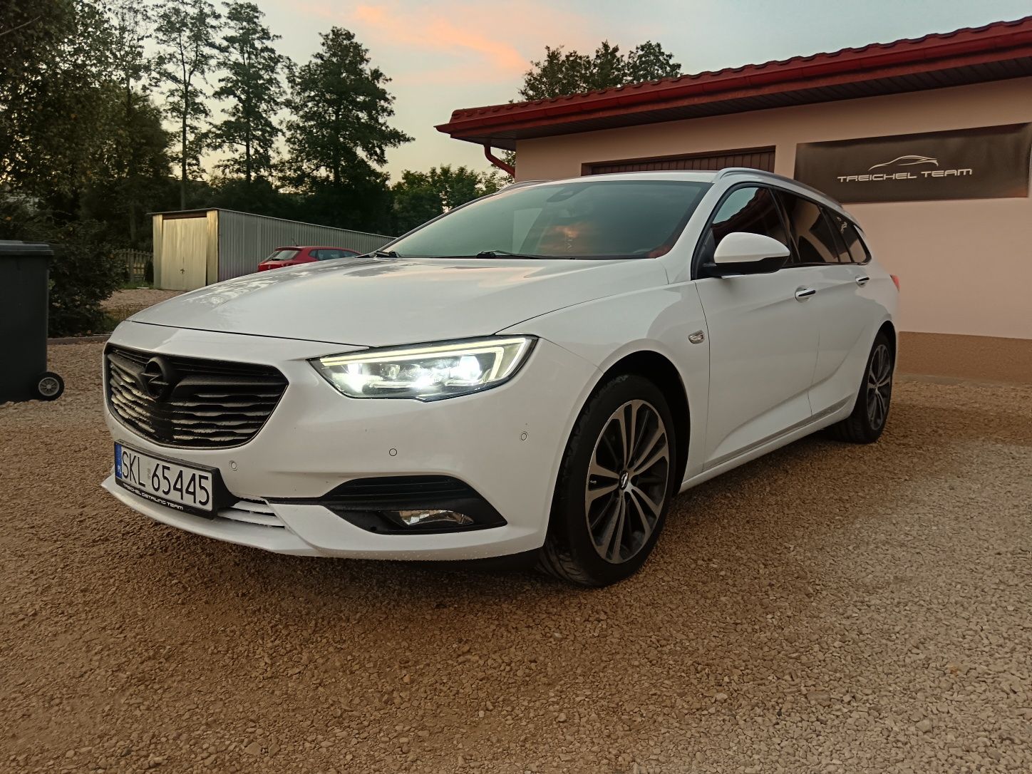 Insignia B bogata wersja full led radar kamery