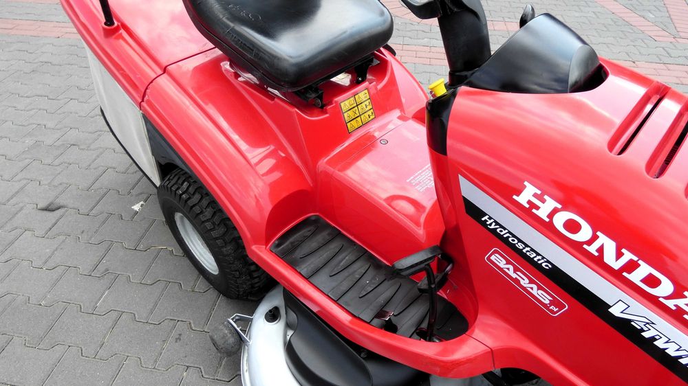 Traktorek kosiarka HONDA 2620 2 Cylindry 122cm (060604.5) - Baras