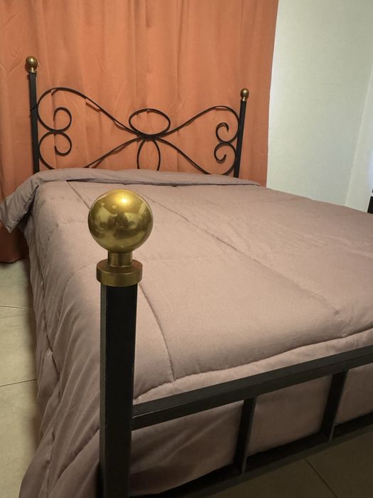 Cama de casal com colchão