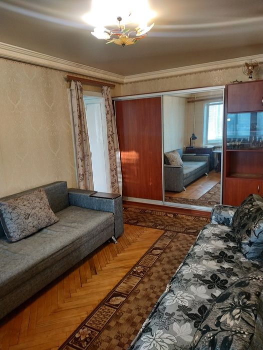 Продаётся 2х комнатная квартира ст.метро Дарница