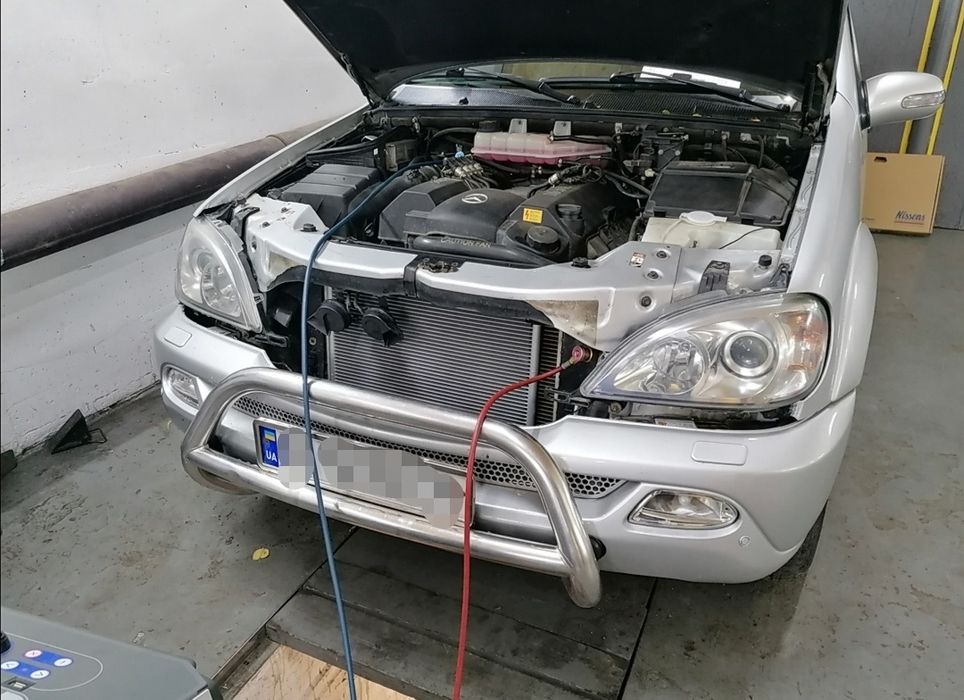 Радіатор  кондиціонера Mercedes ML w163 б/у