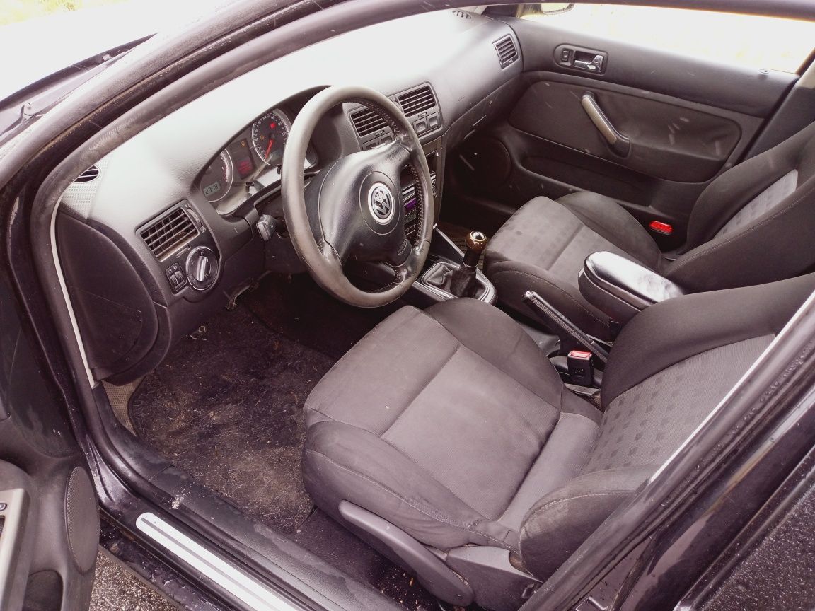 VW. Bora 1.9 TDI Climatronic. Nowe tarcze