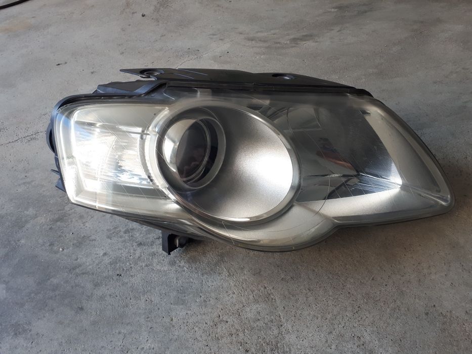 Ótica/ farol original Hella direita VW Passat B6 2006 para a frente