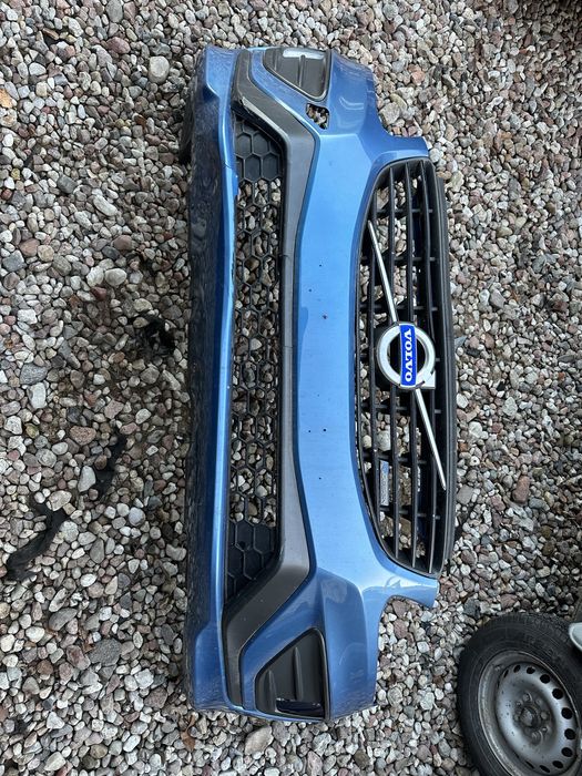 VOLVO XC60 LiFT 16” kpl przedni zderzak R-DESIGN uszkodzony, grill led