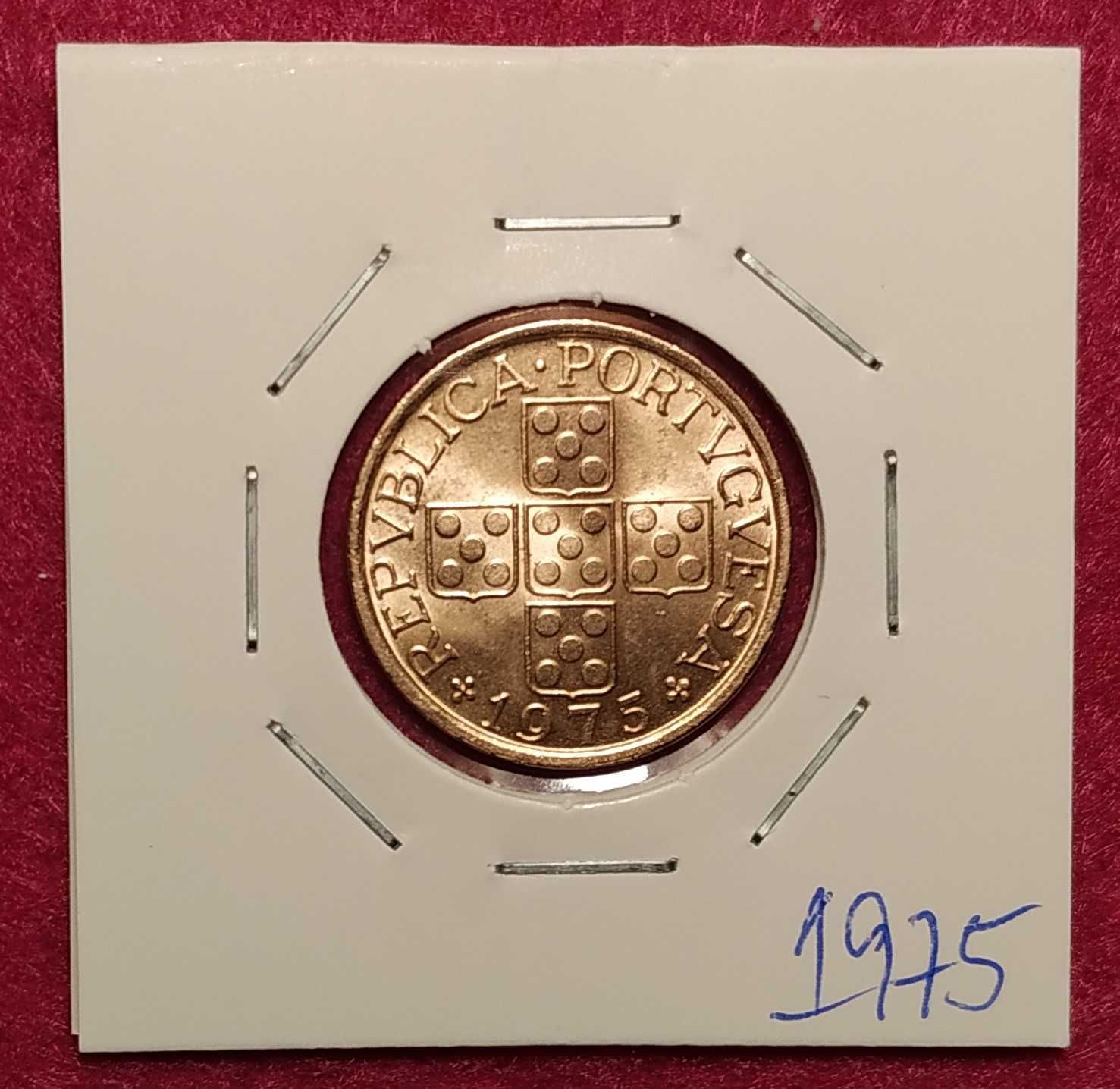 Portugal - moeda de 50 centavos de 1975