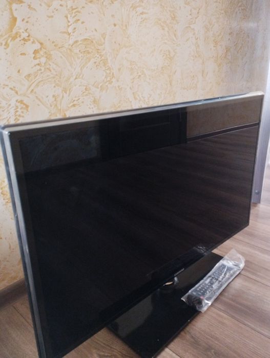 Телевізор Samsung 37 діагональ