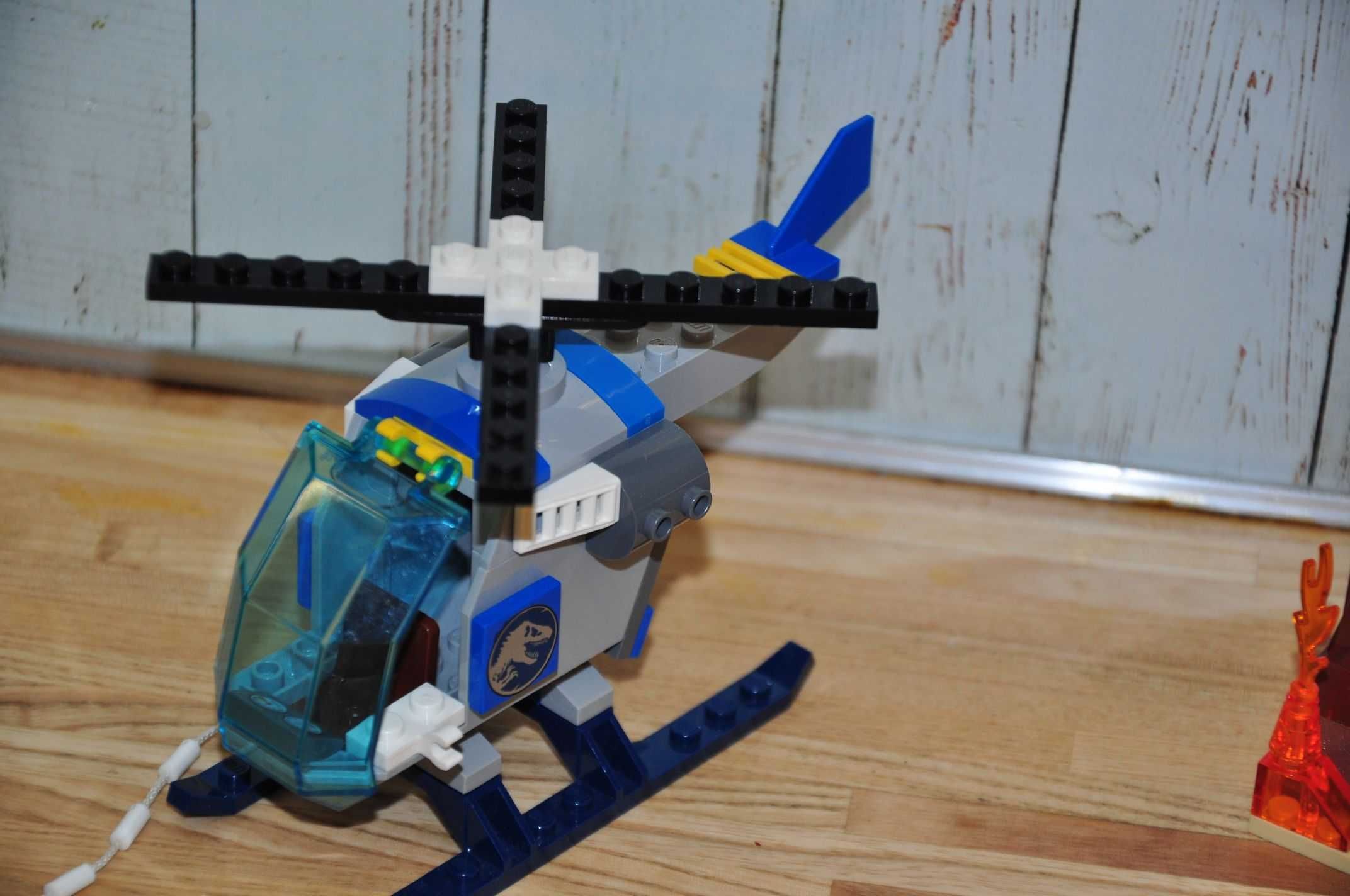 Z0106. Zestaw LEGO Juniors Jurassic World 10756-1 Pteranodon Escape