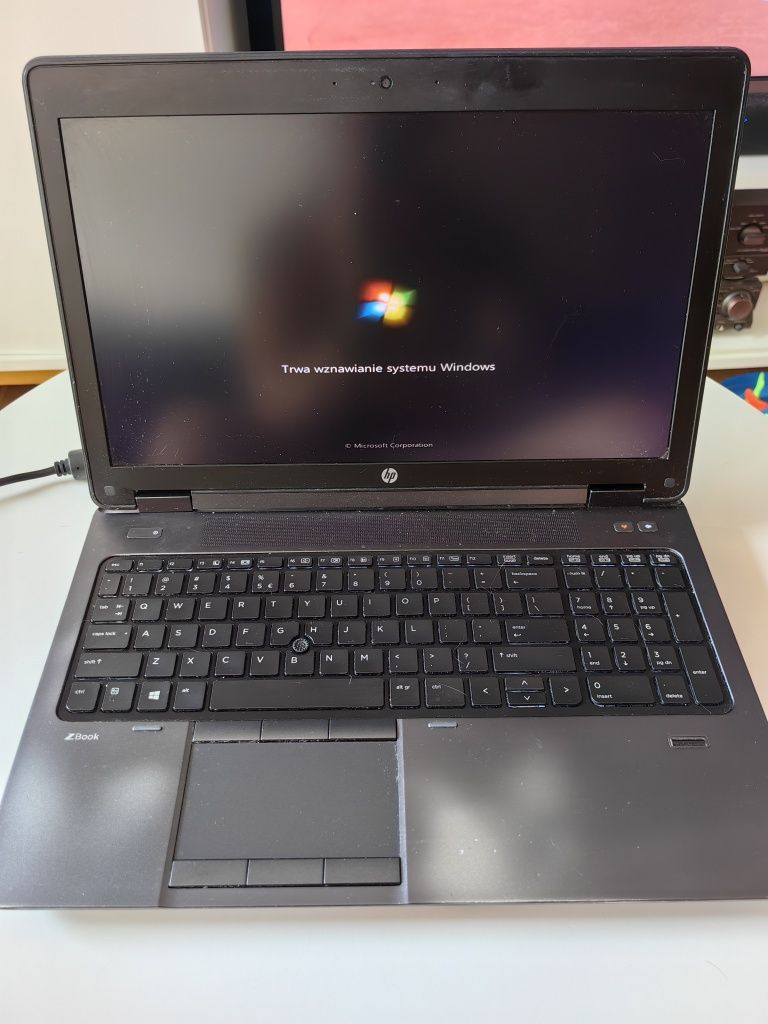 HP zbook i7 2.4 GHz 24gb DDR 1600 MHz quadro k2100 SSD podświetlenie