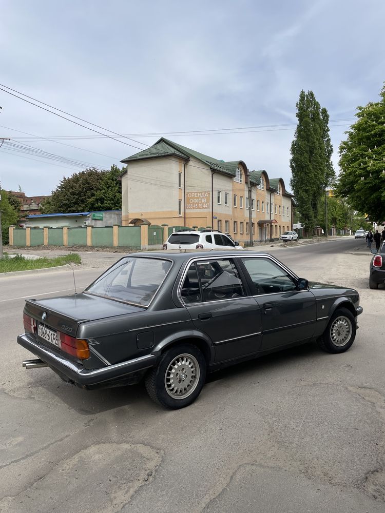 BMW E30 320i БМВ Е30 320