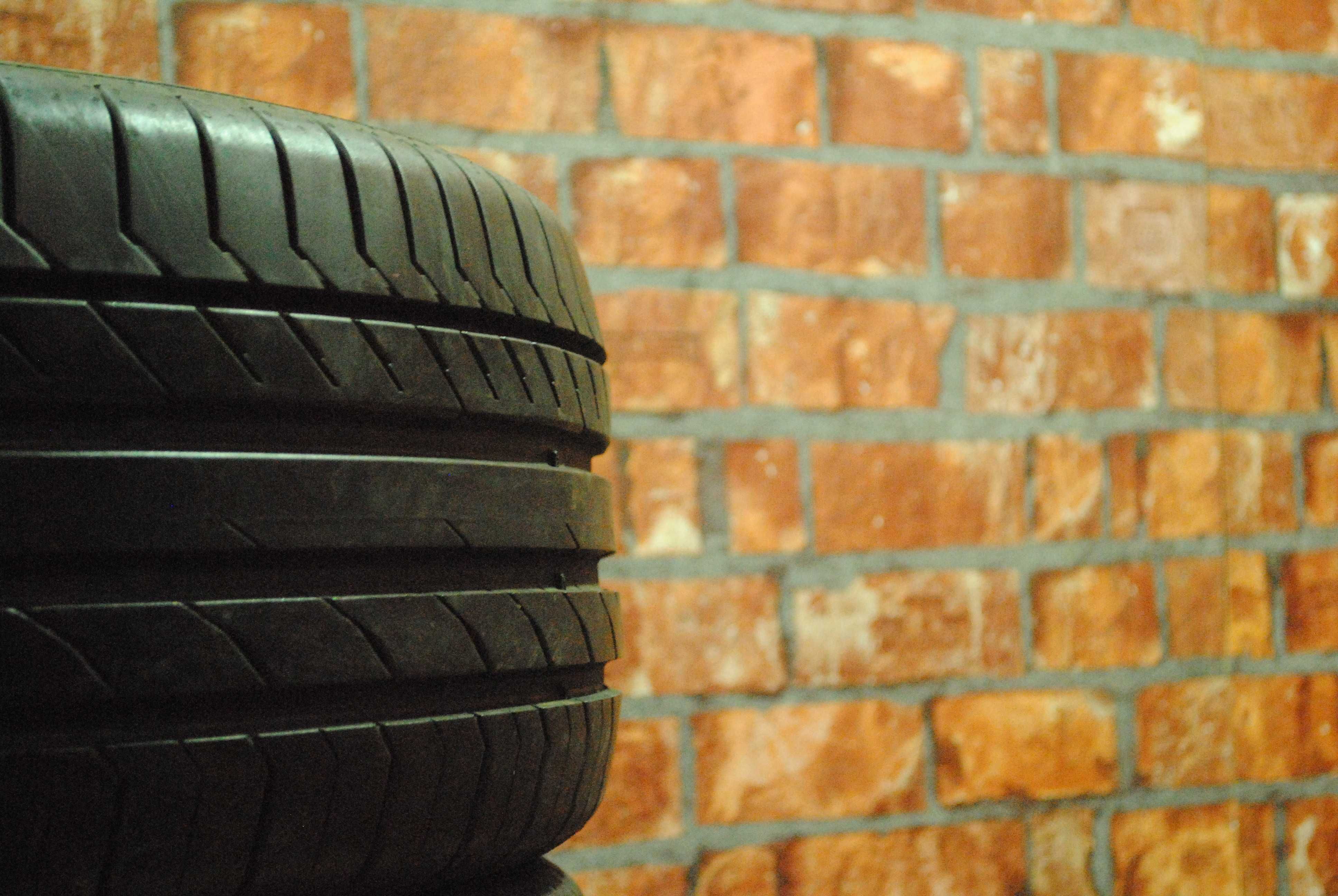Continental 235 50 R18