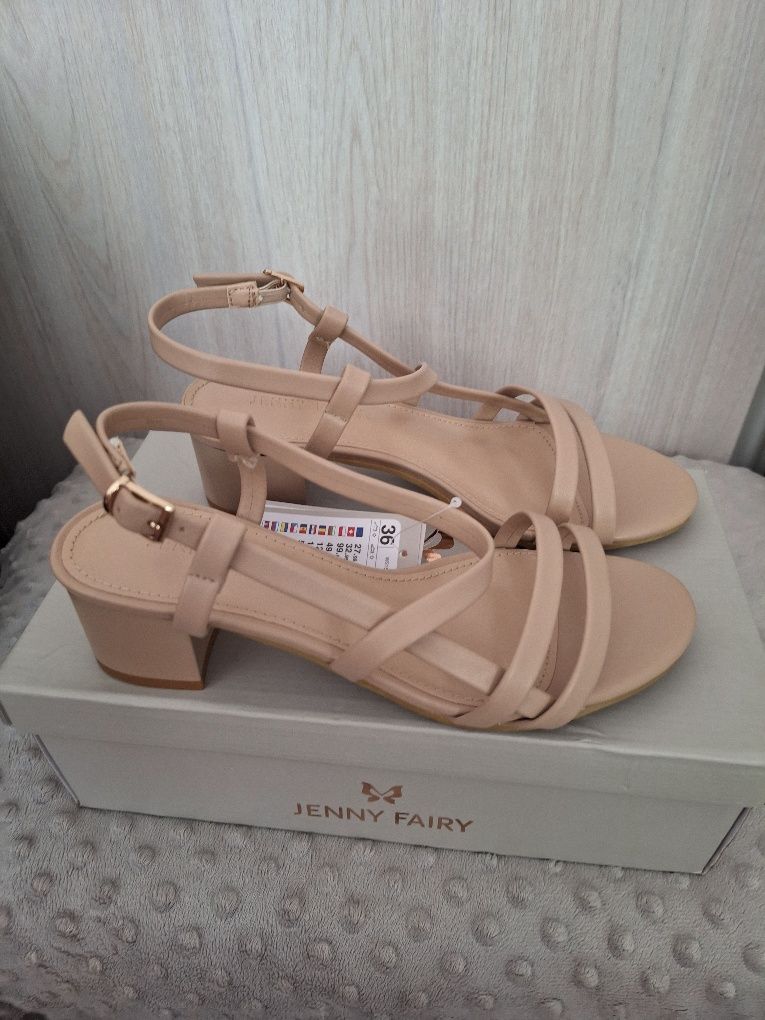 Jenny Fairy sandały r. 36 sandałki CCC