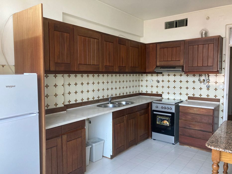 Quarto na Av Estados Unidos da América