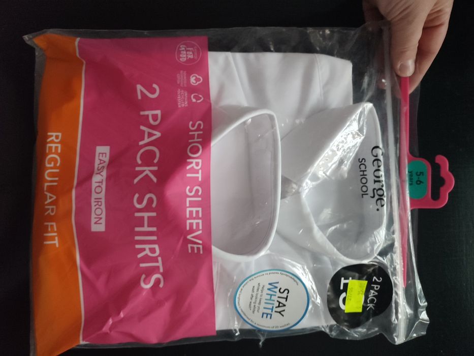 Dwie nowe białe koszule z krótkim rękawem rozmiar 110-116