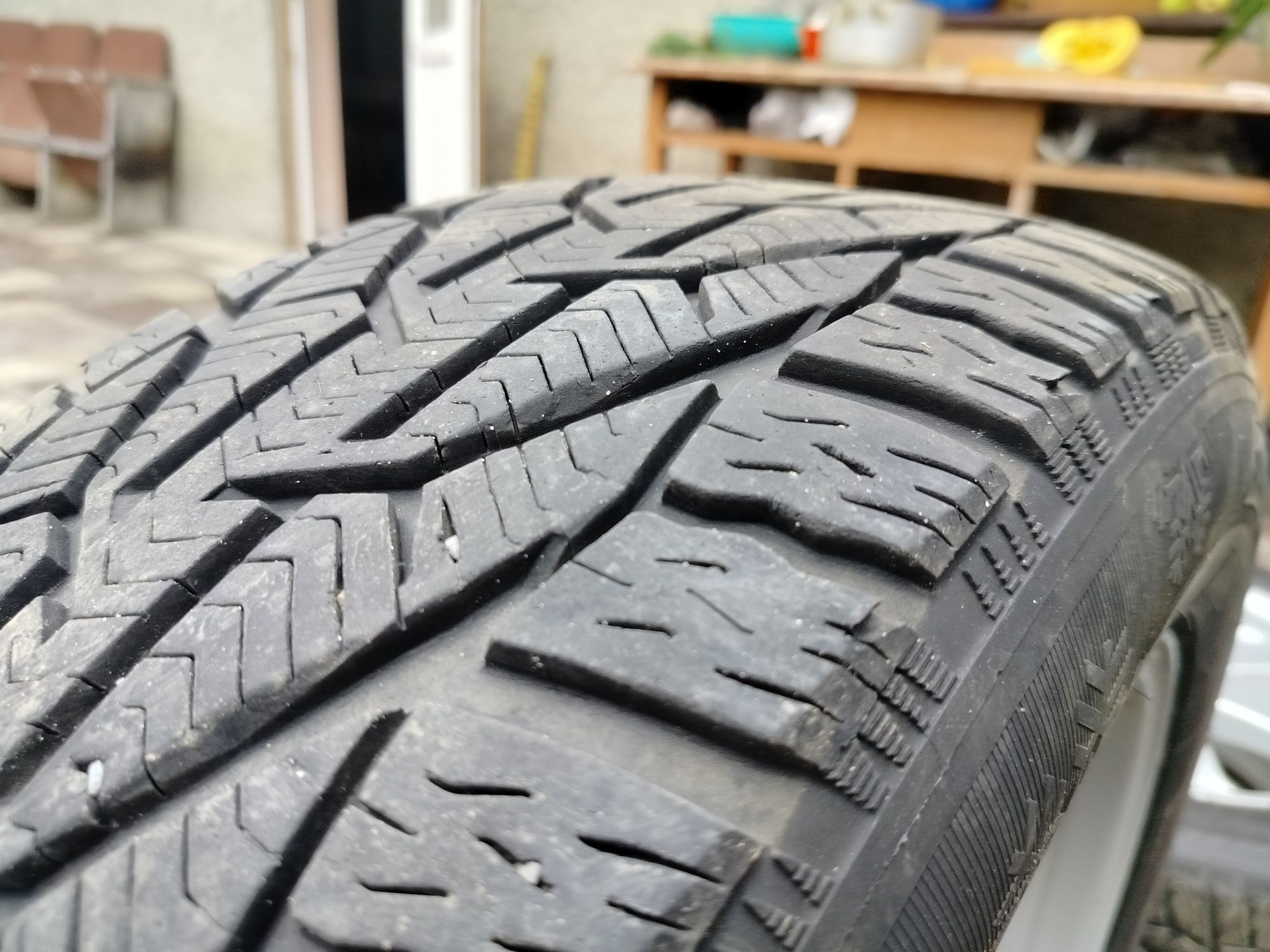 Диски з шинами зима BMW x3 e83 235 55 r17 Kormoran 5х120