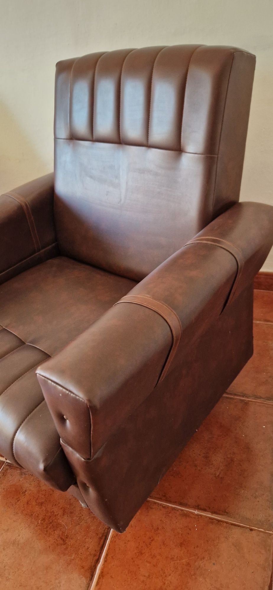 Conjunto 2 sofas individuais vintage