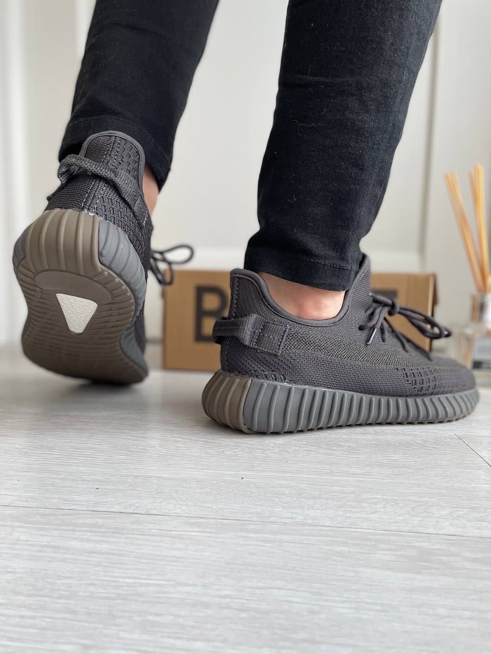 Кроссовки Adidas Yeezy Boost 350 V2 made in India